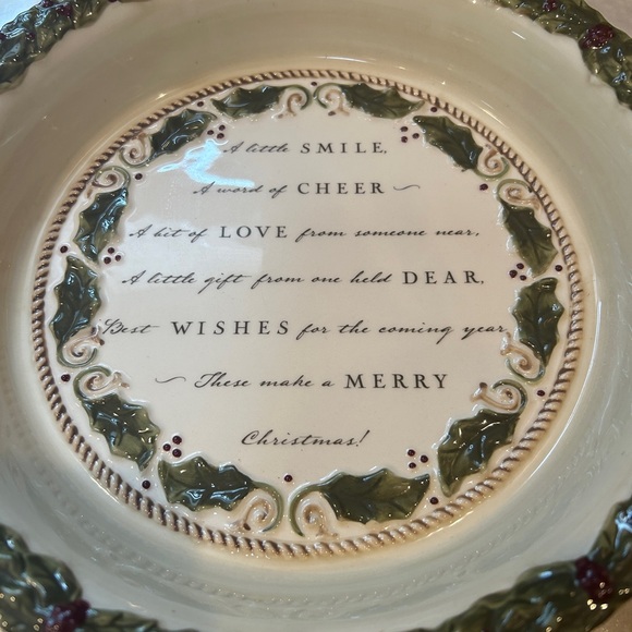 Holiday Pie Baking Dish, ceramic by Amscan with Beautiful design. - Picture 2 of 3